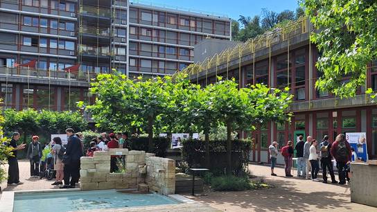 Schüler:innen philosophieren mit Student:innen in Neckargemünd.