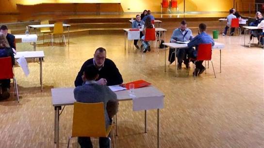 Im Bewerbungstraining "Ready Steady Go!" erproben unsere Schüler:innen das Führen von Bewerbungsgesprächen.