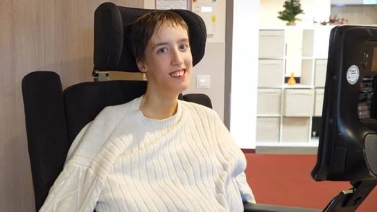 Laura Blaschke lacht in die Kamera